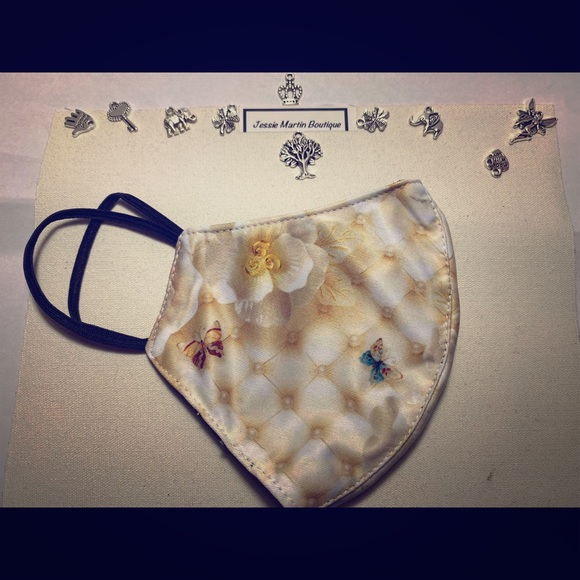 Beautiful mask Available in adult & child - Picture 1 of 1